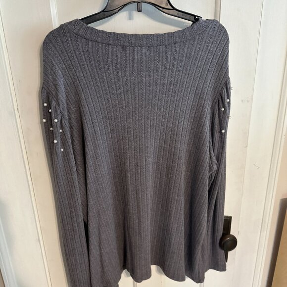 | EAST ADELINE | Purple Sweater with Pearl Detail - Picture 5 of 6